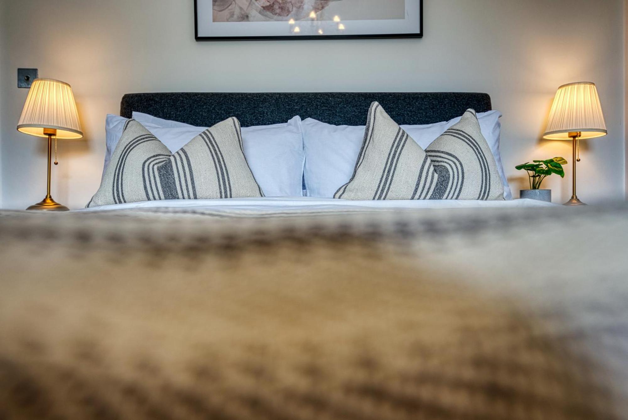 2 Bed Stunning Chic Modern Spacious Apt, Ocean Village, Southampton - Plenty Of Parking - By Blue Puffin Stays Εξωτερικό φωτογραφία