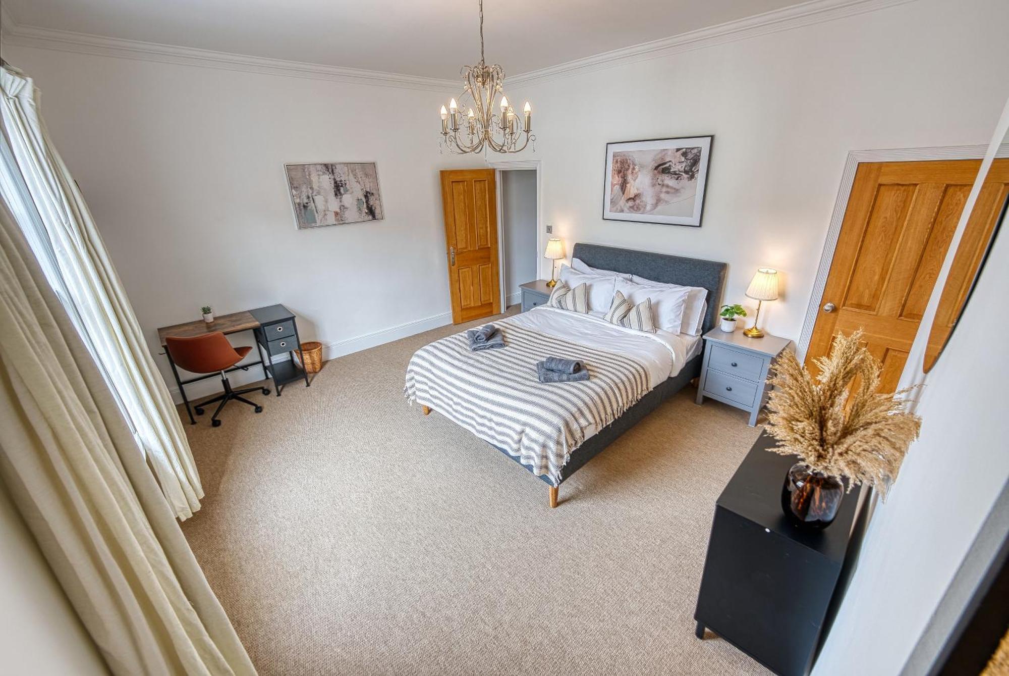 2 Bed Stunning Chic Modern Spacious Apt, Ocean Village, Southampton - Plenty Of Parking - By Blue Puffin Stays Εξωτερικό φωτογραφία