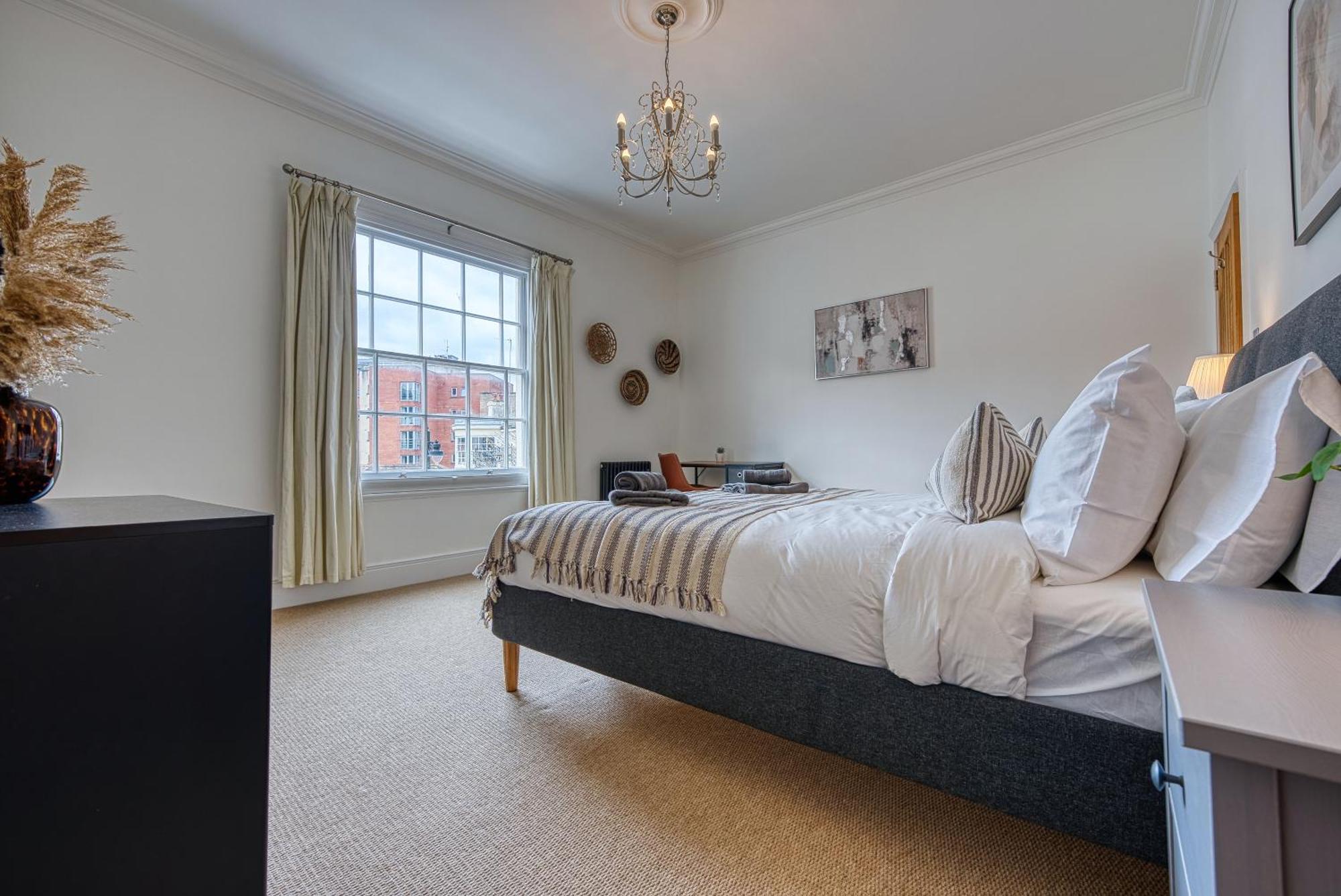 2 Bed Stunning Chic Modern Spacious Apt, Ocean Village, Southampton - Plenty Of Parking - By Blue Puffin Stays Εξωτερικό φωτογραφία