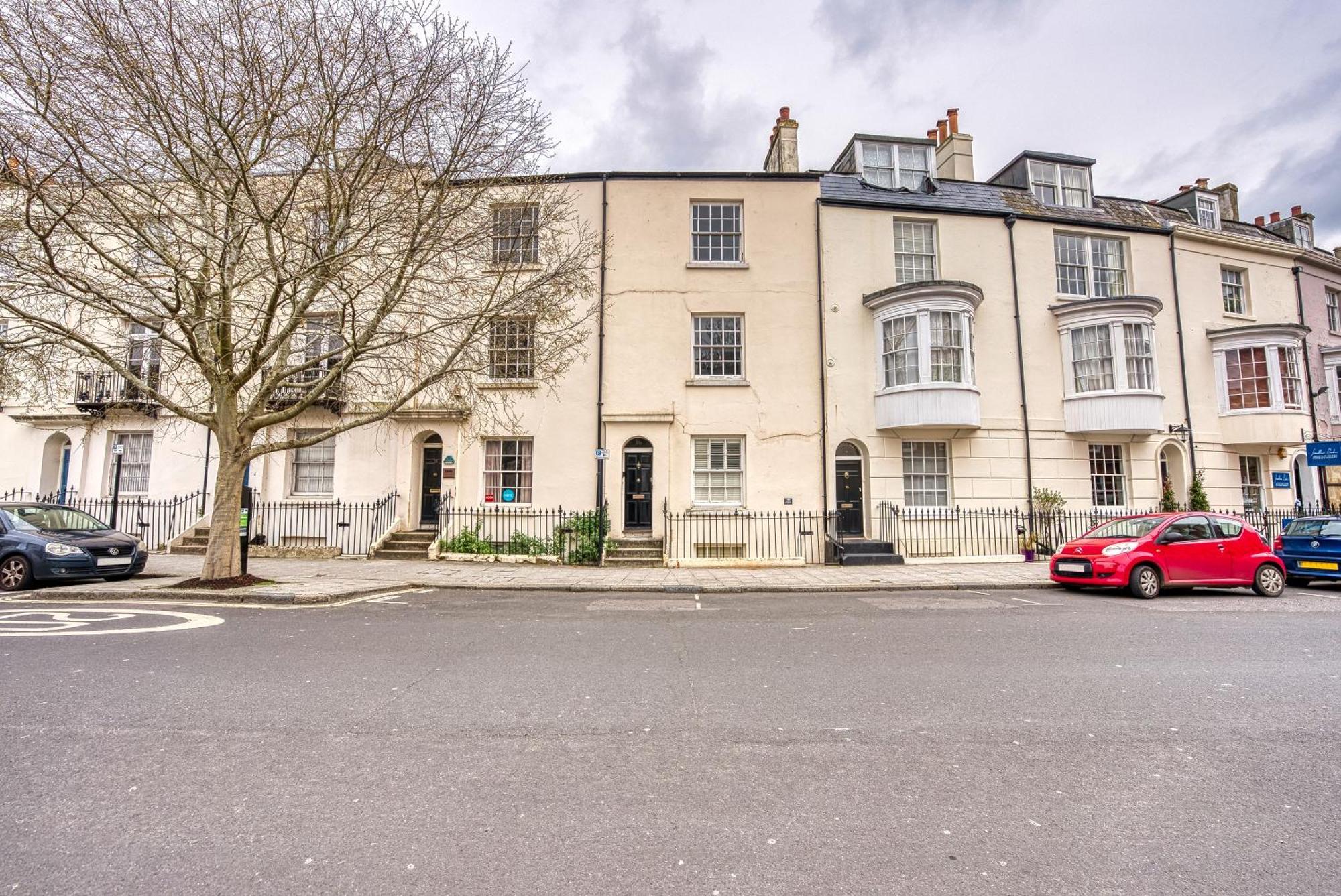 2 Bed Stunning Chic Modern Spacious Apt, Ocean Village, Southampton - Plenty Of Parking - By Blue Puffin Stays Εξωτερικό φωτογραφία