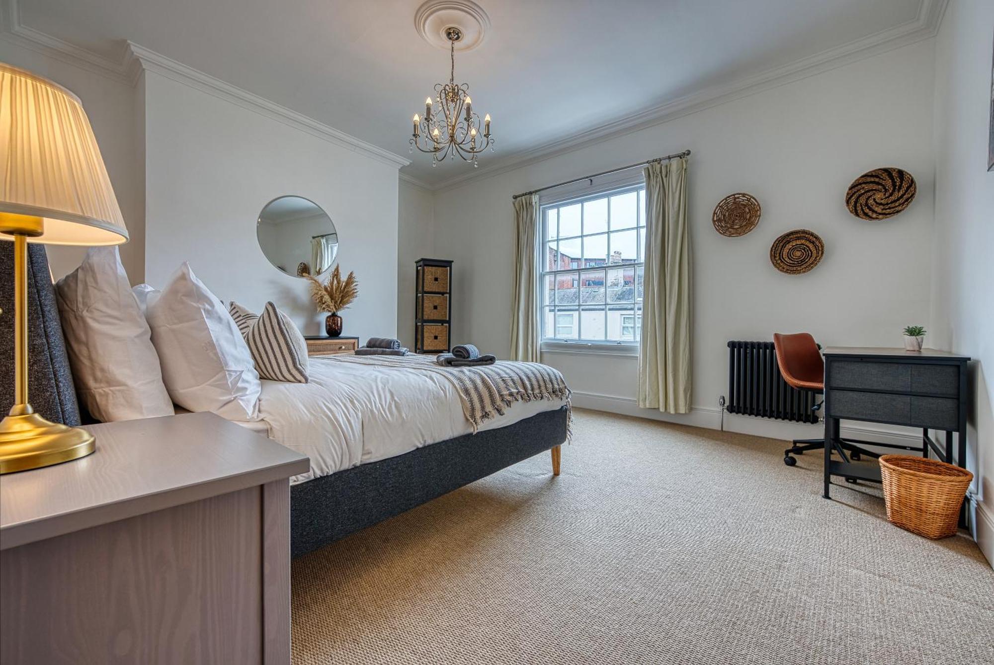 2 Bed Stunning Chic Modern Spacious Apt, Ocean Village, Southampton - Plenty Of Parking - By Blue Puffin Stays Εξωτερικό φωτογραφία