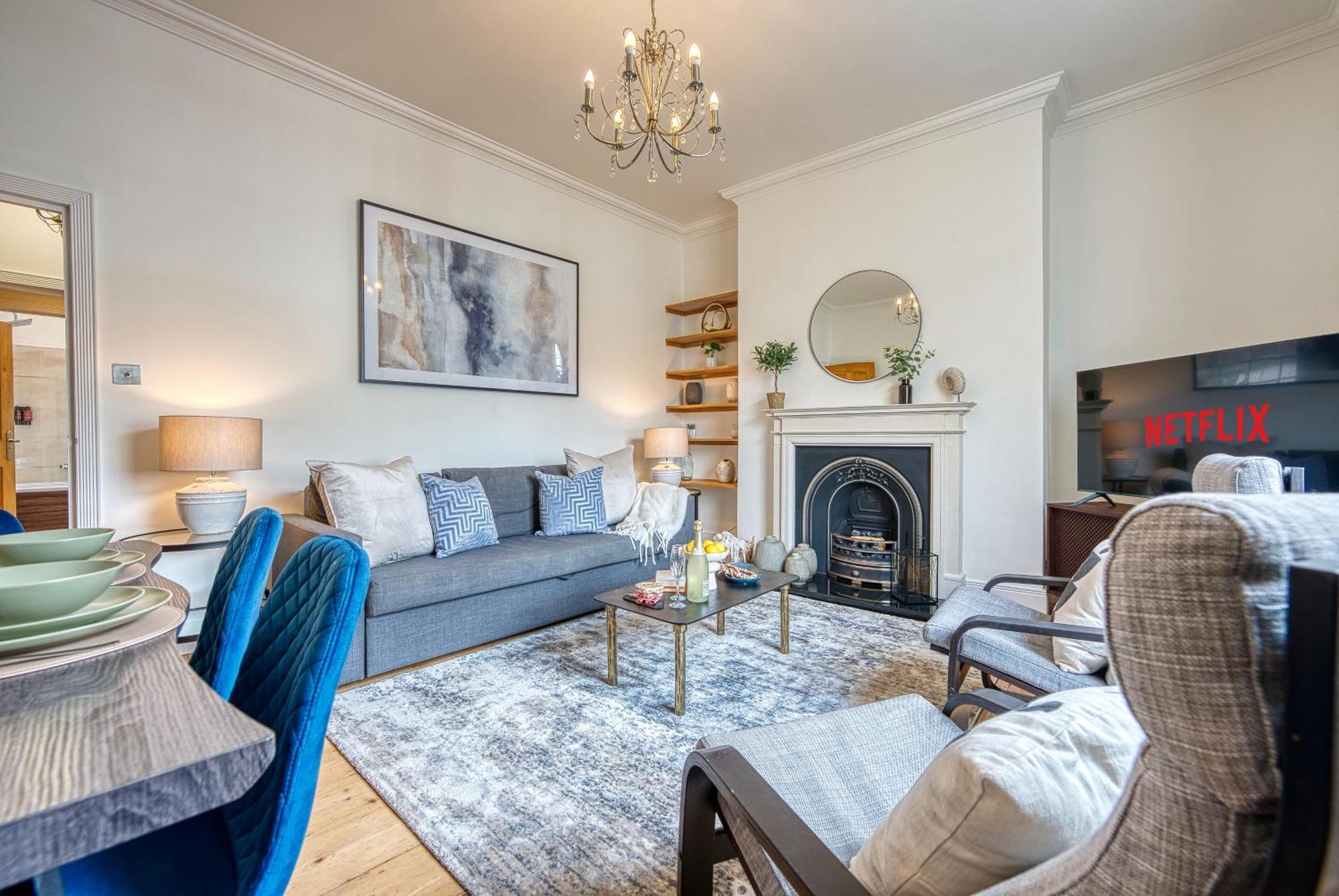 2 Bed Stunning Chic Modern Spacious Apt, Ocean Village, Southampton - Plenty Of Parking - By Blue Puffin Stays Εξωτερικό φωτογραφία
